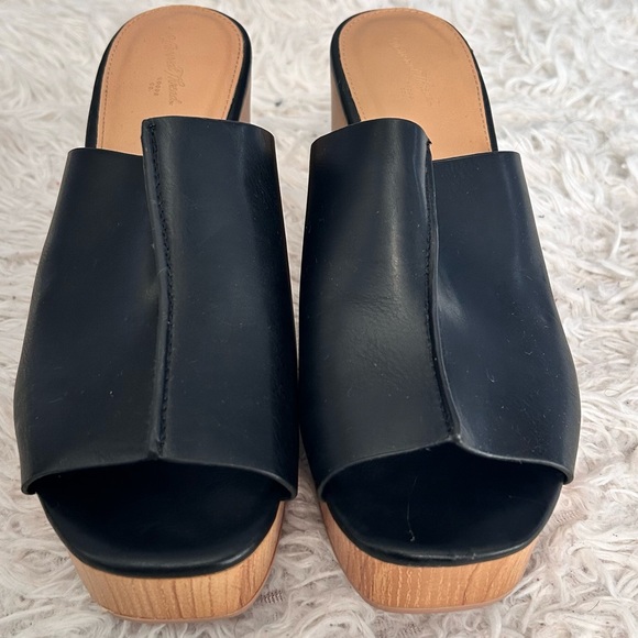 Summer Clog Sandals never worn - Picture 2 of 3